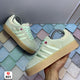 ADIDAS R21