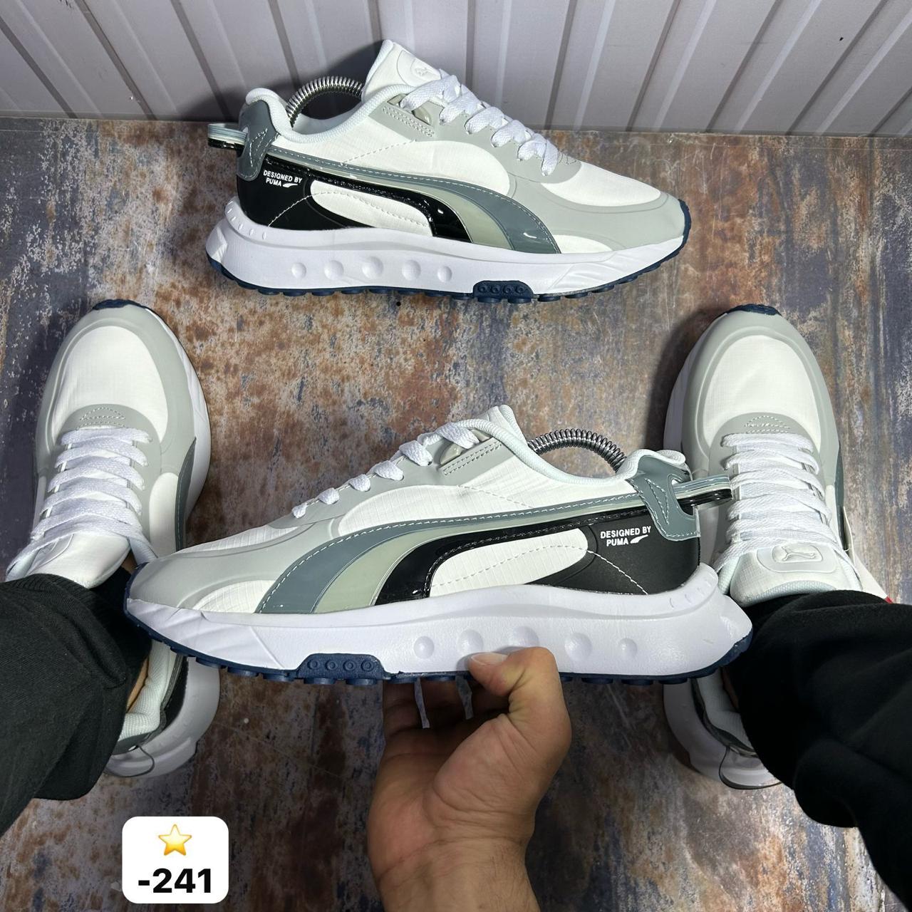 Sneaker