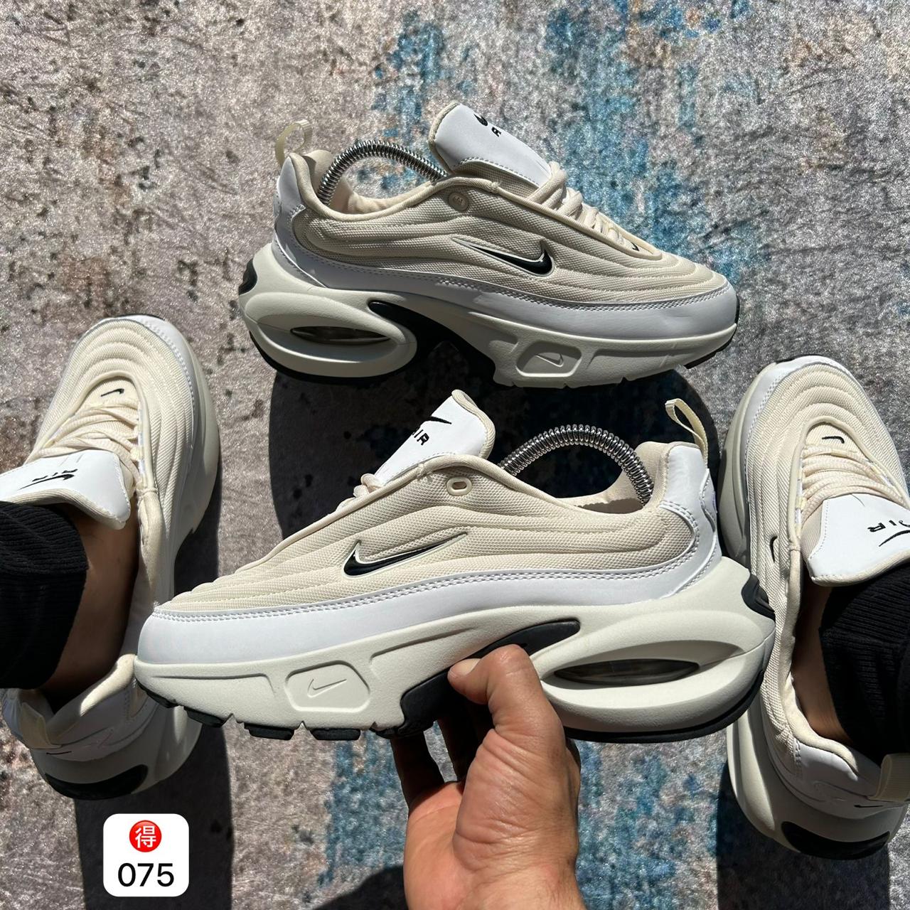 Sneaker